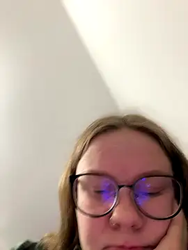 Snapshot of _CherryBloom_ chatting on 10-08-25, 05:43  CherryBloom  online show from 10-08-25, 05:43