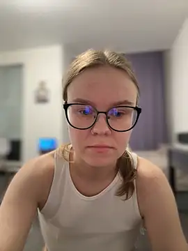 Snapshot of _CherryBloom_ chatting on 10-25-25, 04:02  CherryBloom  online show from 10-25-25, 04:02