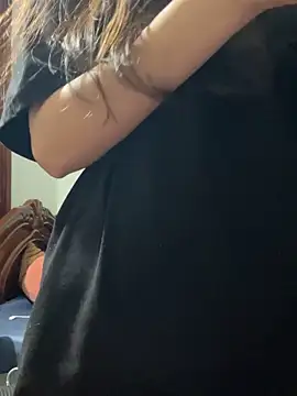 Snapshot of _kween23 chatting on 10-19-25, 04:07  kween23 online show from 10-19-25, 04:07