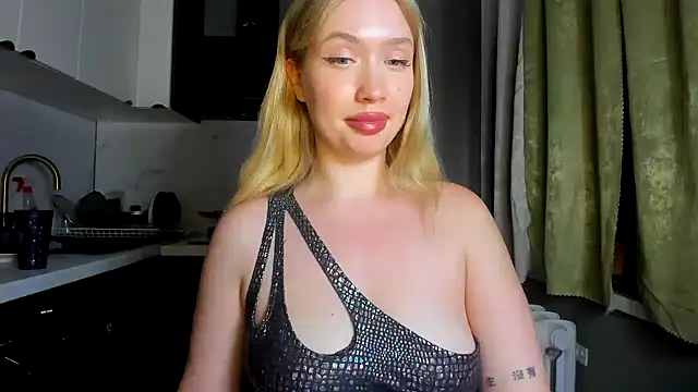 Snapshot of NicoleRiccii chatting on 09-18-25, 08:33 NicoleRiccii online show from 09-18-25, 08:33