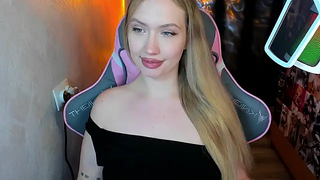 NicoleRiccii online show from 11-04-25, 02:38