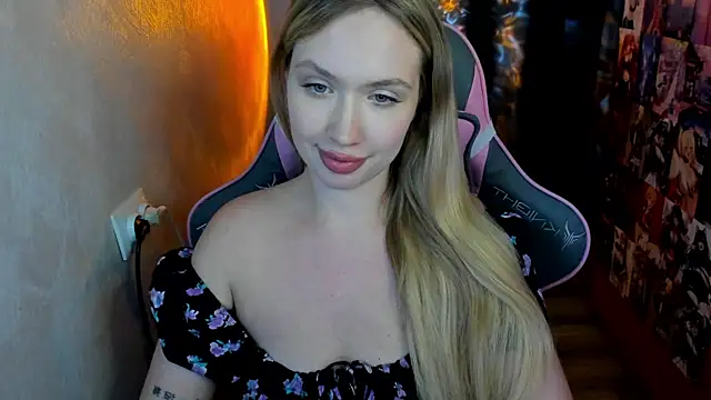 NicoleRiccii online show from 11-25-25, 07:36