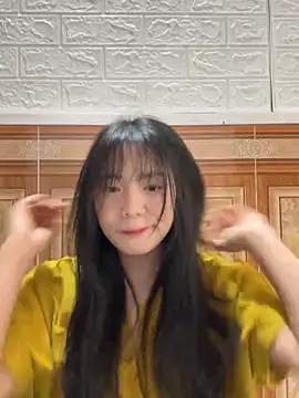 Snapshot of binejr chatting on 10-25-25, 05:04 binejr online show from 10-25-25, 05:04