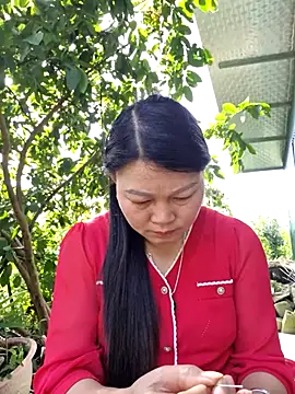 yoowwmr online show from 10-30-25, 01:51