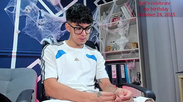 etham wolf  online show from 10-18-25, 01:45