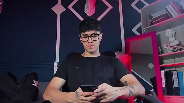 etham wolf  online show from 11-27-25, 11:23