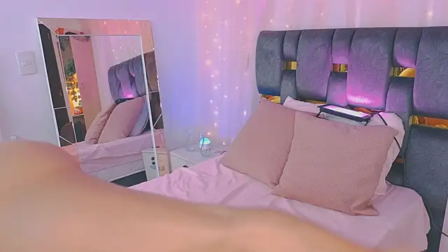 anitaglow online show from 11-12-25, 10:52