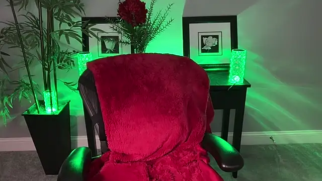 ItsNikki online show from 02-16-26, 03:30