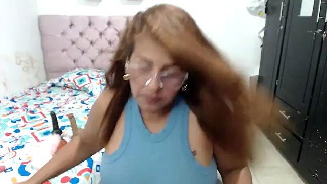Snapshot of cristydirtyhot chatting on 09-24-25, 01:20 cristydirtyhot online show from 09-24-25, 01:20