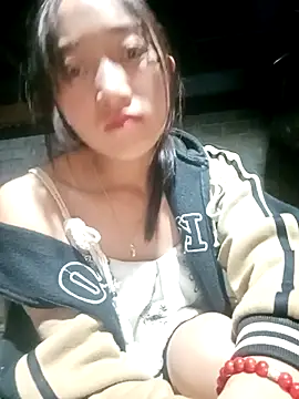 Snapshot of Zhan99999 chatting on 10-24-25, 01:40 Zhan99999 online show from 10-24-25, 01:40