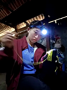 Snapshot of Zhan99999 chatting on 12-15-25, 03:44 Zhan99999 online show from 12-15-25, 03:44