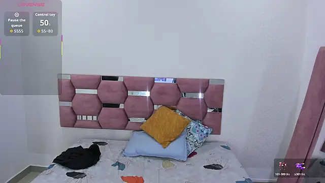 MiiaSmith   online show from 11-22-25, 09:03