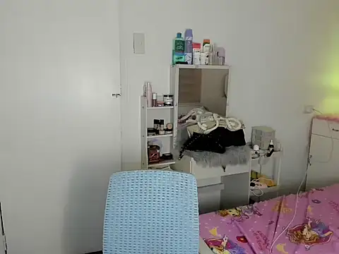 Snapshot of Alovelydoll_nica chatting on 07-25-26, 09:23 Alovelydoll nica online show from 07-25-26, 09:23