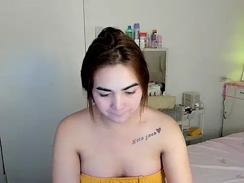 Snapshot of Alovelydoll_nica chatting on 08-07-26, 02:24 Alovelydoll nica online show from 08-07-26, 02:24