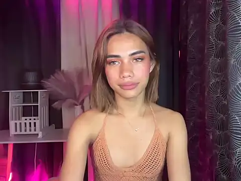 Lovelynikki03 online show from 10-20-25, 06:52