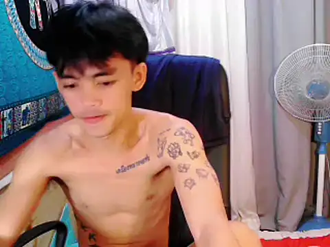 urhunky boy online show from 10-09-25, 03:54