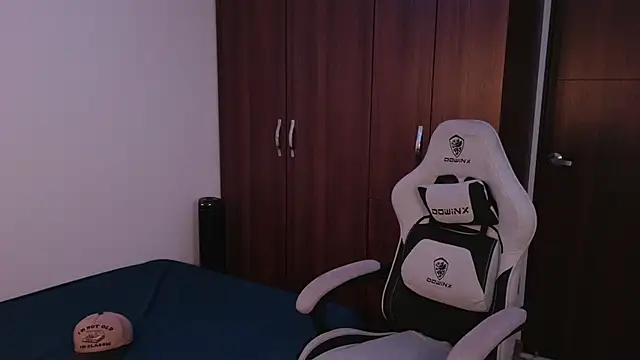 domsantiago  online show from 09-23-25, 01:30