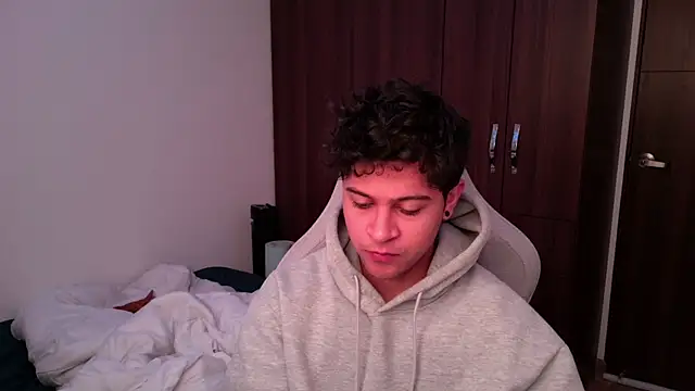 domsantiago  online show from 10-03-25, 02:14