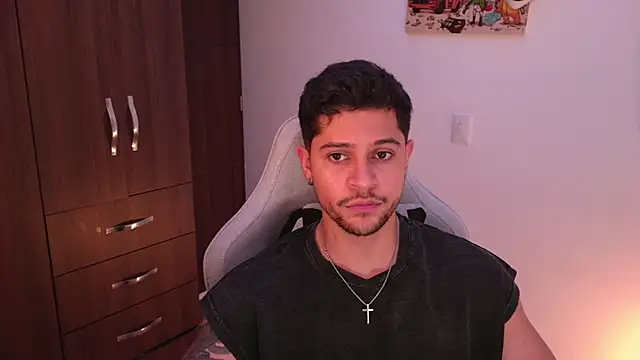 domsantiago  online show from 12-05-25, 02:09