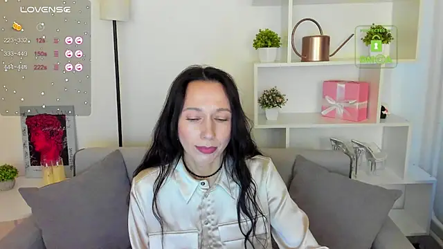 Snapshot of RubiHarlot chatting on 10-05-25, 01:37 RubiHarlot online show from 10-05-25, 01:37