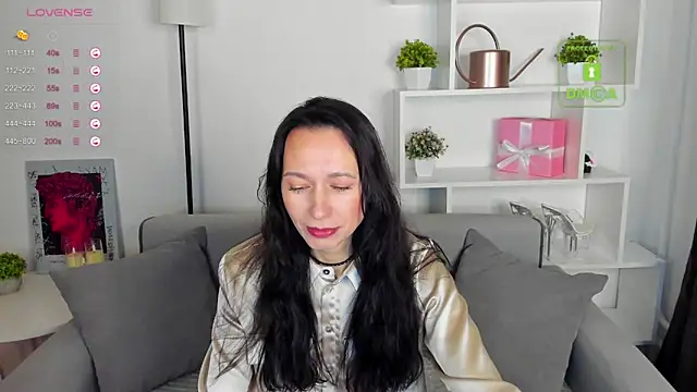 Snapshot of RubiHarlot chatting on 10-06-25, 01:25 RubiHarlot online show from 10-06-25, 01:25