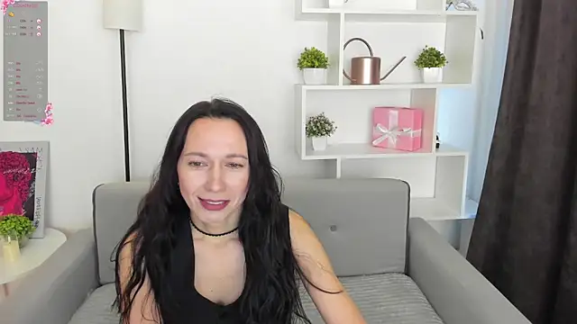 Snapshot of RubiHarlot chatting on 10-19-25, 02:12 RubiHarlot online show from 10-19-25, 02:12