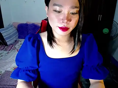 Urassiansweetcummer online show from 09-23-25, 01:52