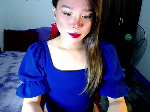 Urassiansweetcummer online show from 10-31-25, 12:33