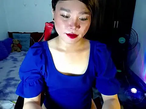 Urassiansweetcummer online show from 04-08-26, 03:17