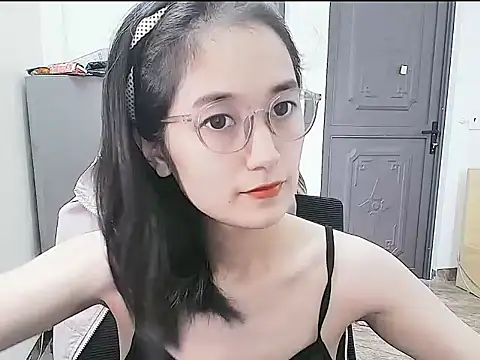 Shulee21 online show from 10-11-25, 03:50