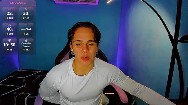 Snapshot of Maximiliano_scoott__ chatting on 10-03-25, 06:49 Maximiliano scoott   online show from 10-03-25, 06:49