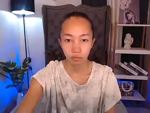 Snapshot of Sweet_kittyxx chatting on 10-22-25, 05:08 Sweet kittyxx online show from 10-22-25, 05:08