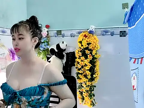 emgaixinhngoan online show from 09-22-25, 11:51