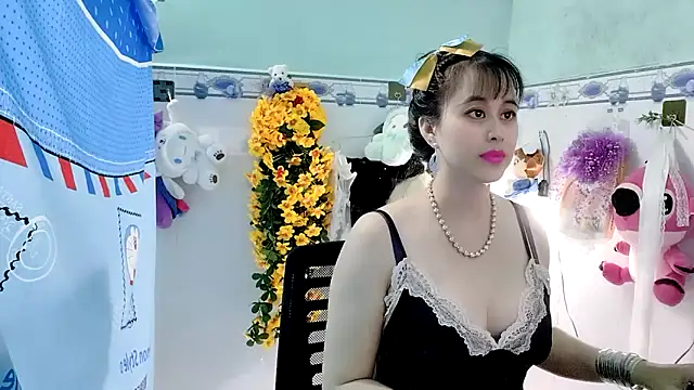 emgaixinhngoan online show from 10-10-25, 03:33