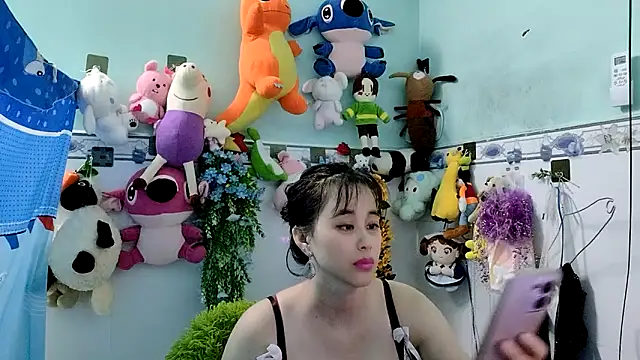 emgaixinhngoan online show from 10-22-25, 06:02