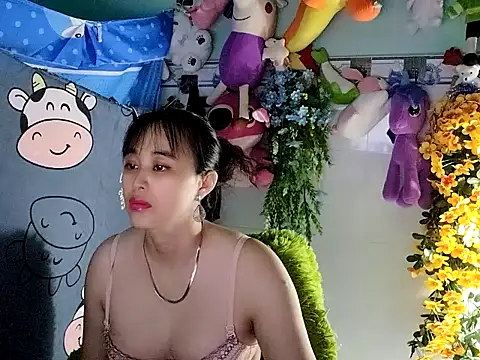 emgaixinhngoan online show from 11-17-25, 04:18