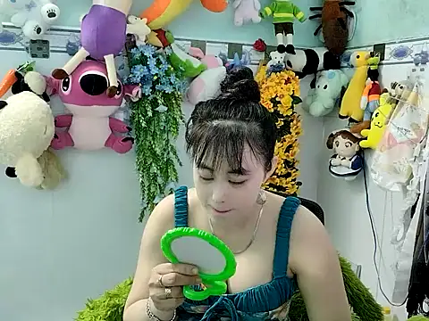 emgaixinhngoan online show from 11-19-25, 02:22