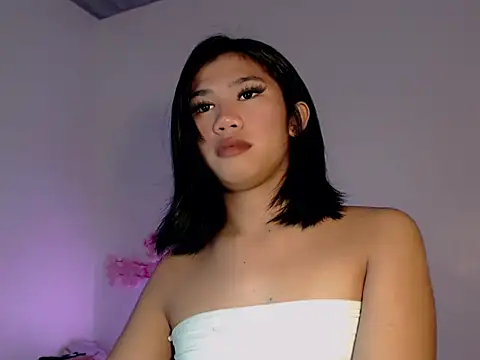 Maxine Sucks online show from 10-29-25, 01:35