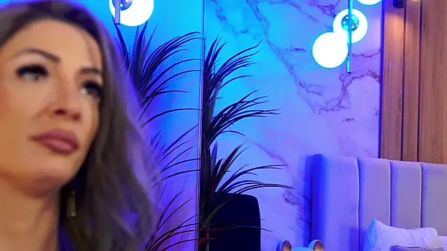 Izabellle02 online show from 03-01-26, 05:09