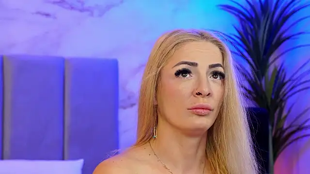 Izabellle02 online show from 03-13-26, 04:52