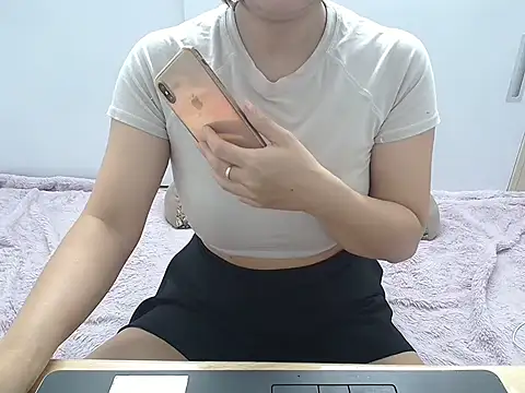 Amiee Showhottie online show from 10-20-25, 01:06