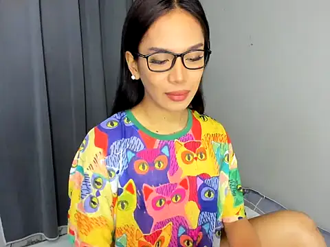 Snapshot of lucyshanex chatting on 10-26-25, 07:42 lucyshanex online show from 10-26-25, 07:42