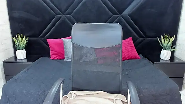 Dantzel  online show from 01-08-26, 12:51