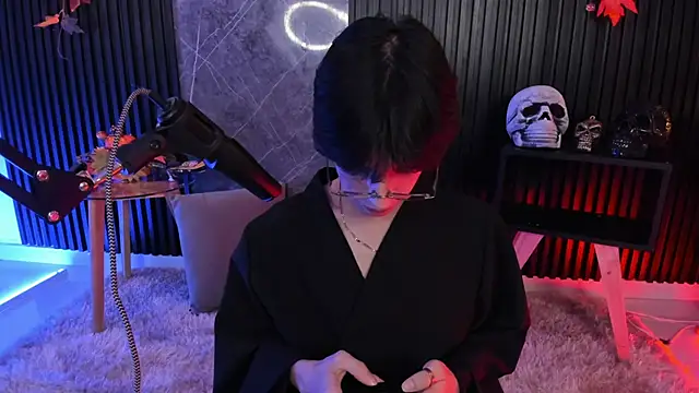 luixdust  online show from 10-23-25, 03:39