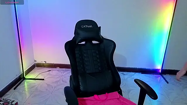 MiaLozanox online show from 09-18-25, 09:00