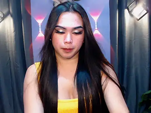 Snapshot of urlovelysandra chatting on 10-27-25, 01:48 urlovelysandra online show from 10-27-25, 01:48