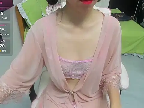 Snapshot of LuckyBabe_new01 chatting on 11-15-25, 02:46 LuckyBabe new01 online show from 11-15-25, 02:46