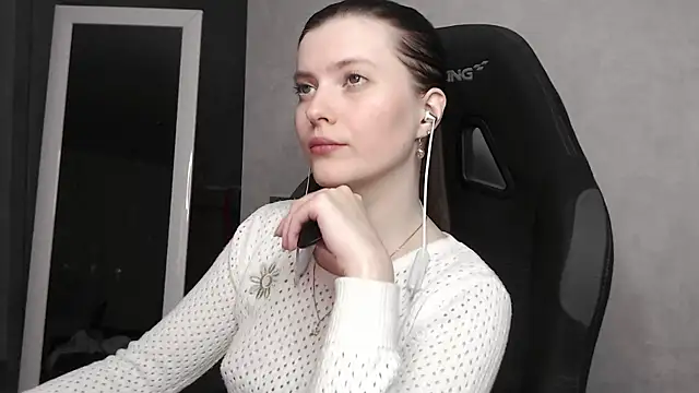 cute elfy  online show from 09-16-25, 05:03