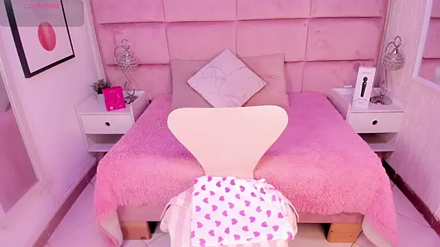 Snapshot of Janah_Myers chatting on 11-12-25, 01:33 Janah Myers online show from 11-12-25, 01:33