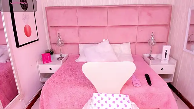 Snapshot of Janah_Myers chatting on 12-03-25, 01:09 Janah Myers online show from 12-03-25, 01:09